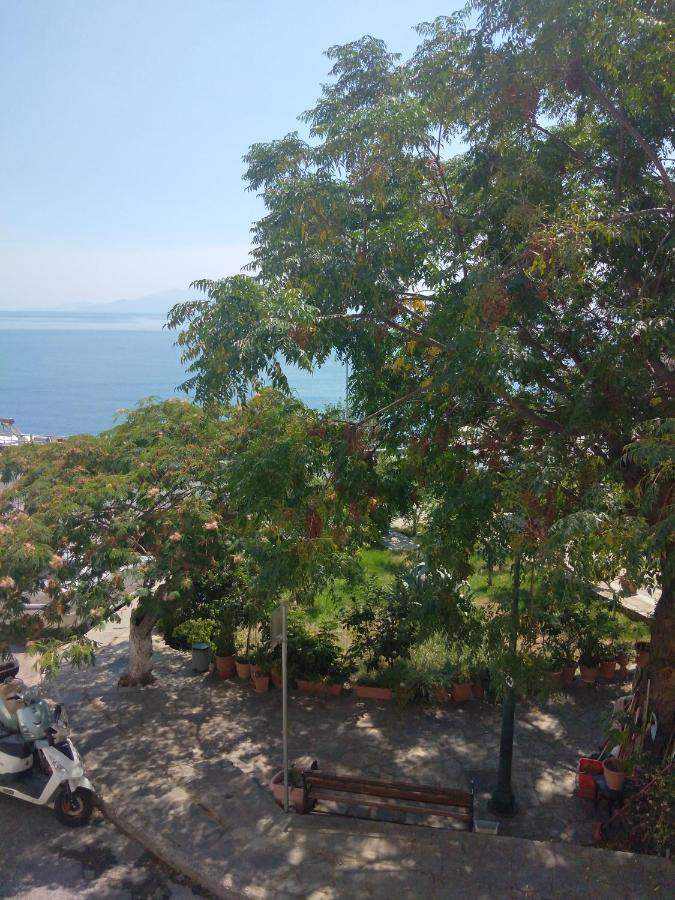 The Park Studio Kavala Bagian luar foto